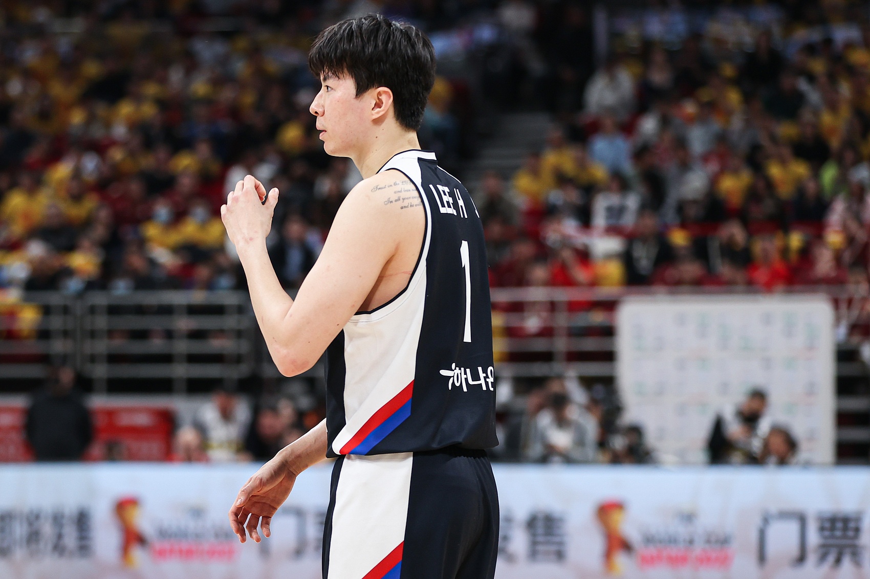 动力十足！韩国大胜伊朗26分杀进决赛 李贤重26+14 伊朗三分23中2